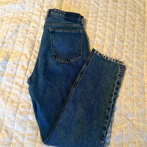 Women’s Abercrombie & Fitch dark wash skinny jeans.